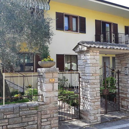 Casa Vacanze Ester Бренцоне-суль-Гарда Екстер'єр фото