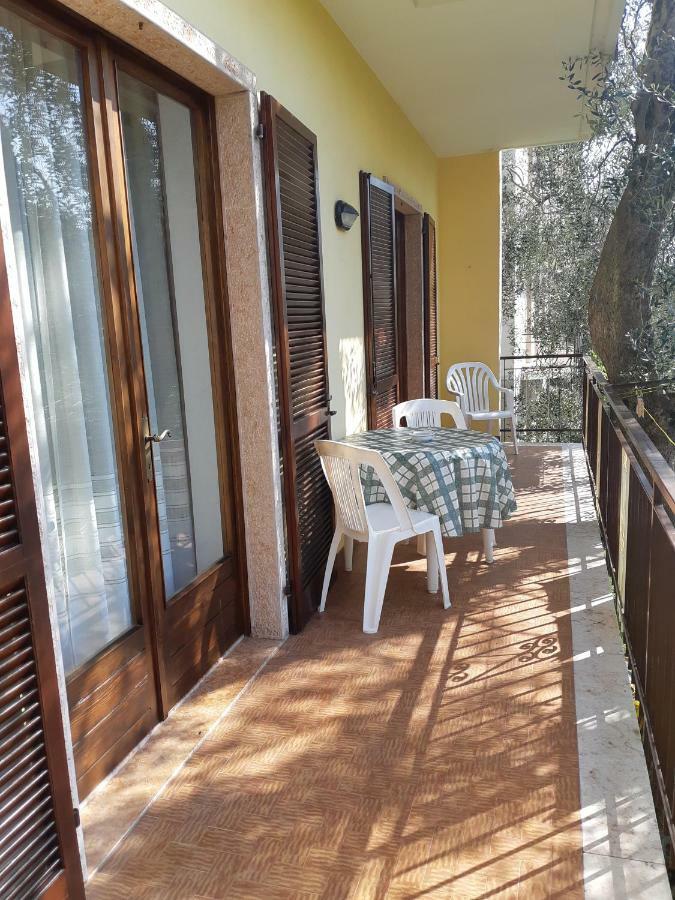 Casa Vacanze Ester Бренцоне-суль-Гарда Екстер'єр фото