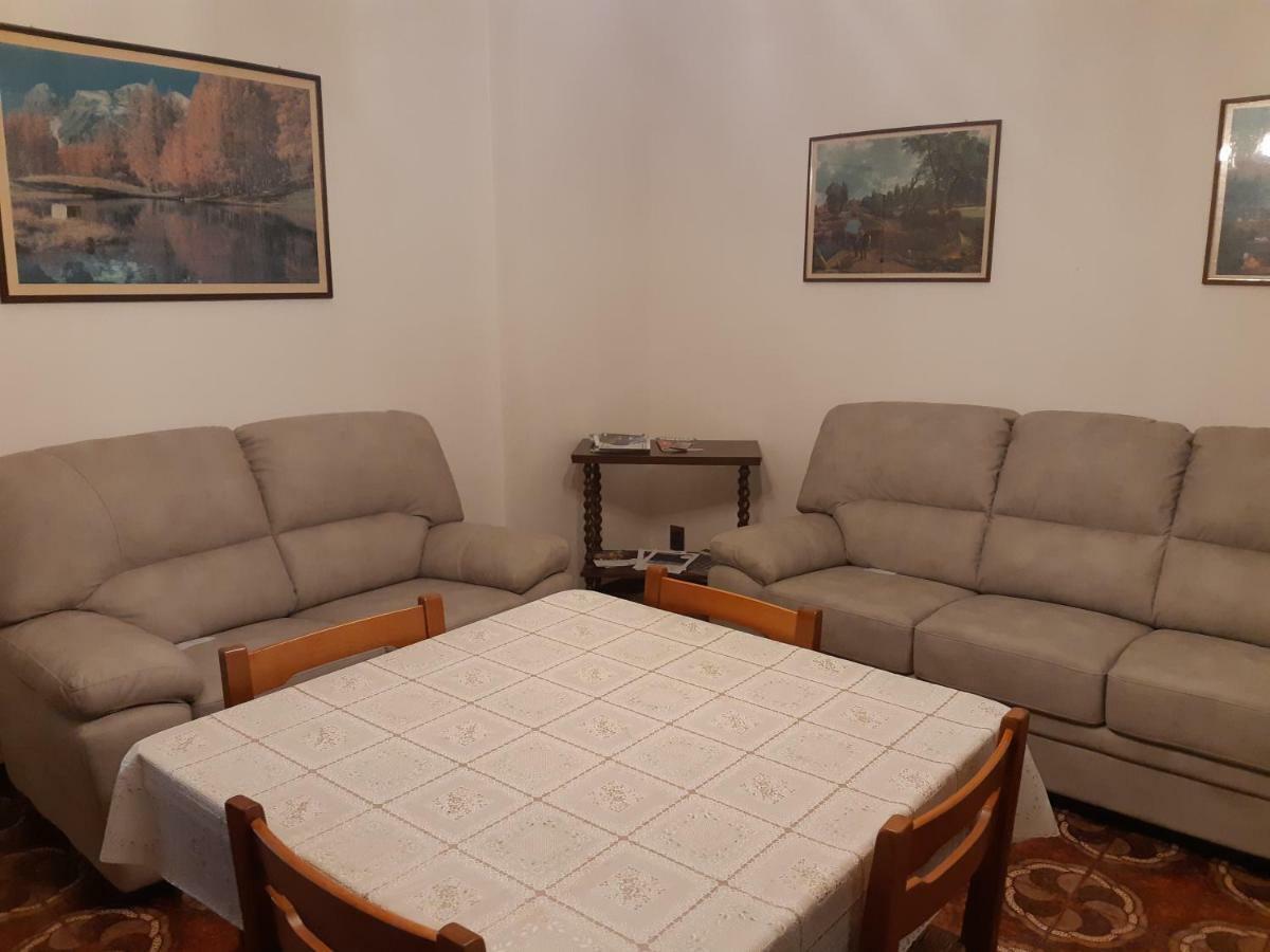 Casa Vacanze Ester Бренцоне-суль-Гарда Екстер'єр фото