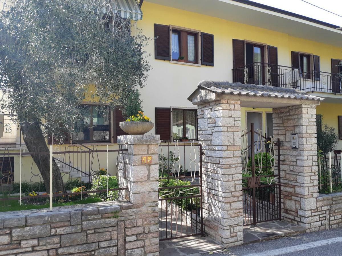 Casa Vacanze Ester Бренцоне-суль-Гарда Екстер'єр фото