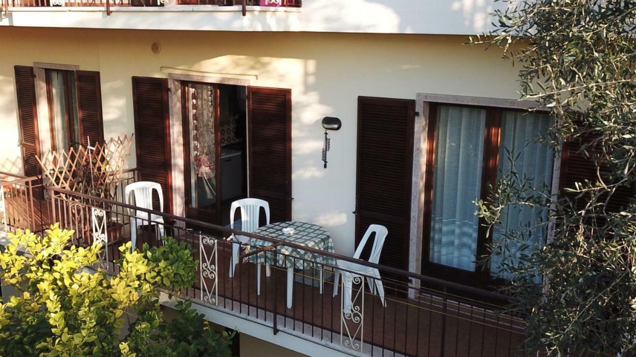 Casa Vacanze Ester Бренцоне-суль-Гарда Екстер'єр фото